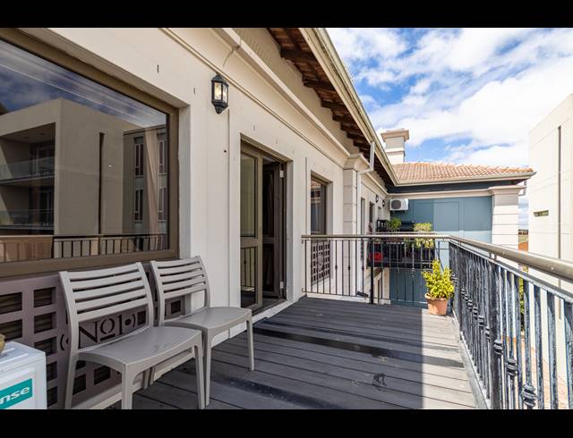 2 BEDROOM APARTMENT TO LET IN CENTURY CITY